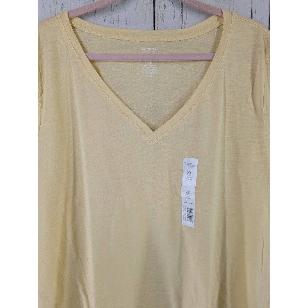 Sonoma Size XL The Everday Tee Light Yellow Womens Short Sleeve V Neck Top NWT - Picture 4 of 8